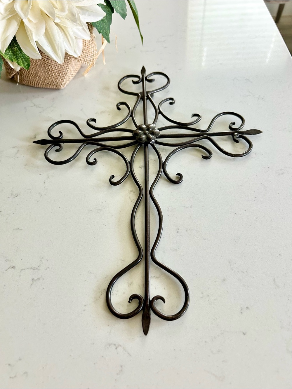 Lightweight metal cross 14” x 10.5”